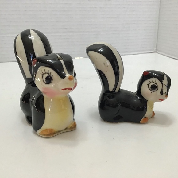 Accents Vintage Pair Of Skunk Salt And Pepper Shakers Japan Poshmark